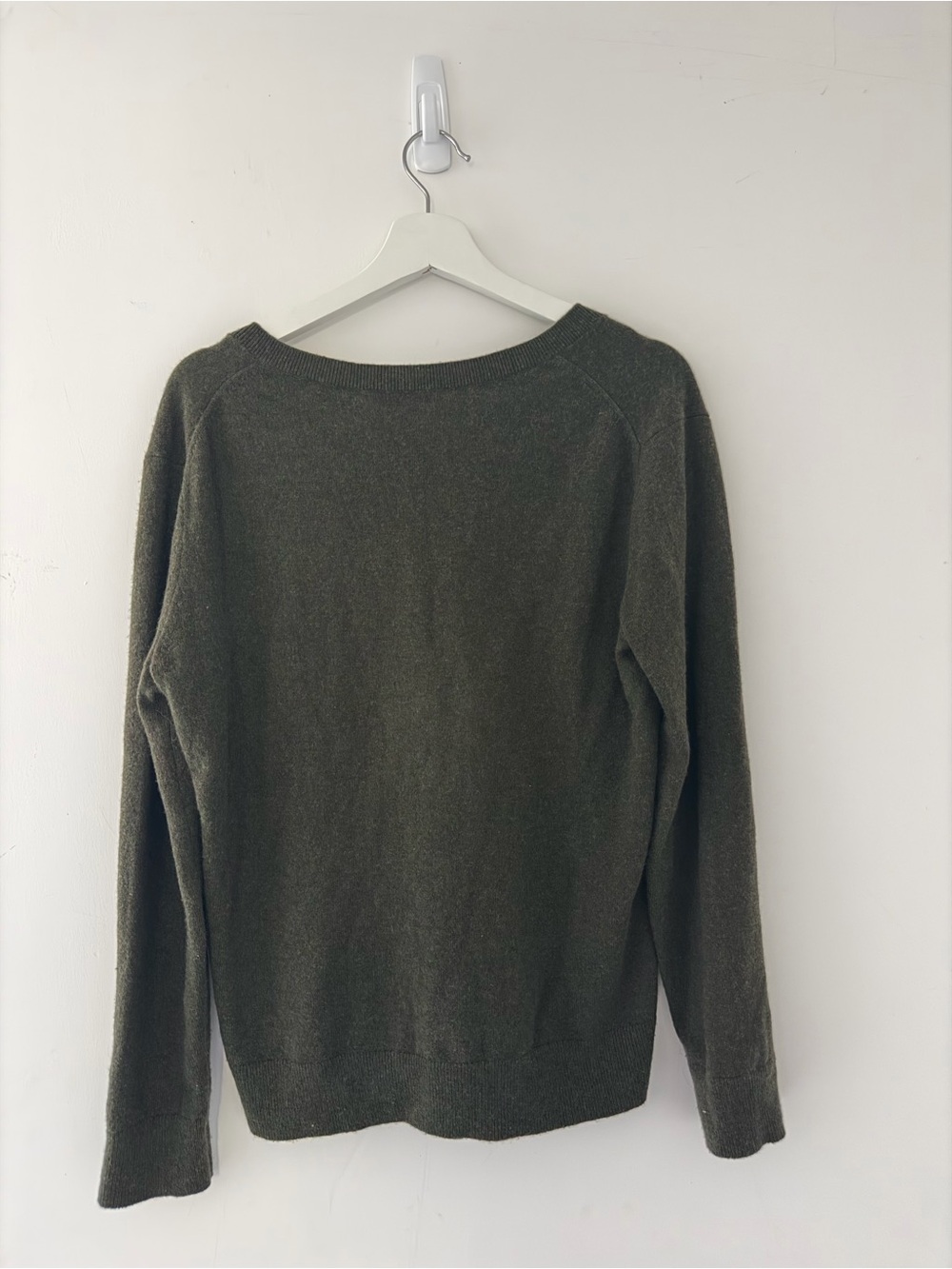 Vince Olive V-Neck Women's Sweater - Picture 3 of 4
